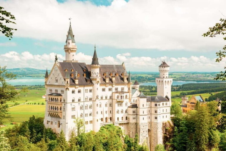 From Munich: Premium Neuschwanstein Castle & Linderhof Tour - An In-Depth Look at the Experience