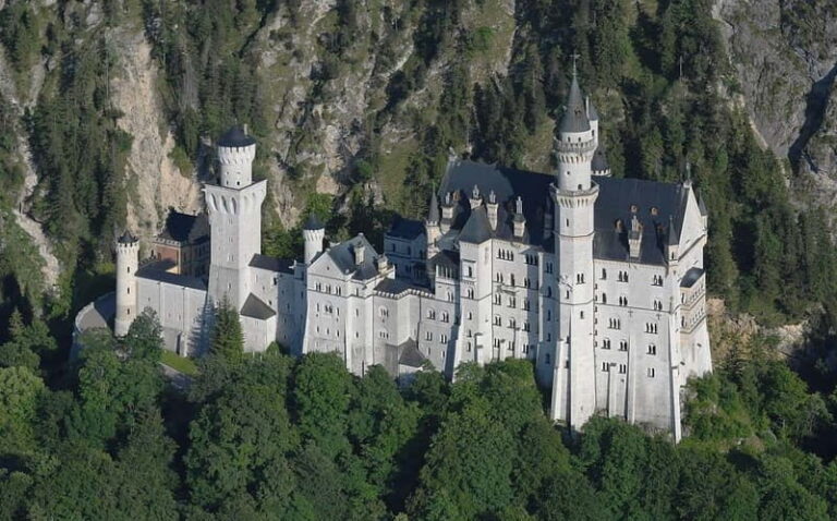 From Munich: To Neuschwanstein Castle, Linderhof, Oberammerg - Why This Tour Offers Great Value