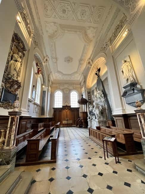 From Oxford: Churchill Tour to Blenheim Palace & his grave. - What to Expect Throughout the Day