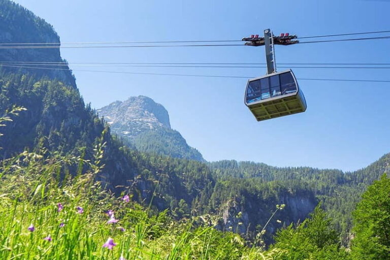 From Prague: Dachstein and Hallstatt with Ice Cave Tour - Practical Details and Tips for the Tour
