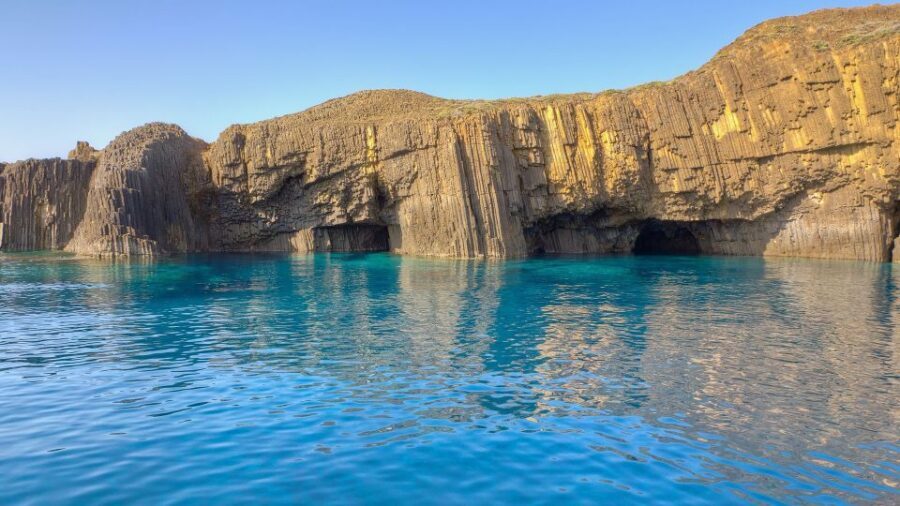 From Sifnos: Kimolos and North Milos Speedboat Tour - Exploring Kimolos: From White Sands to Black Pebbles