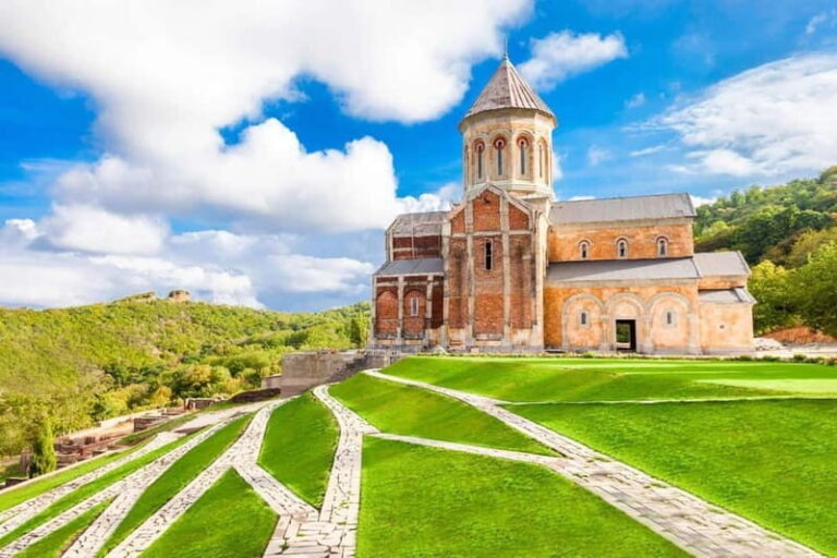 From Tbilisi: Bodbe Monastery, Sighnaghi, & Telavi Day Tour - Who Should Consider This Tour?