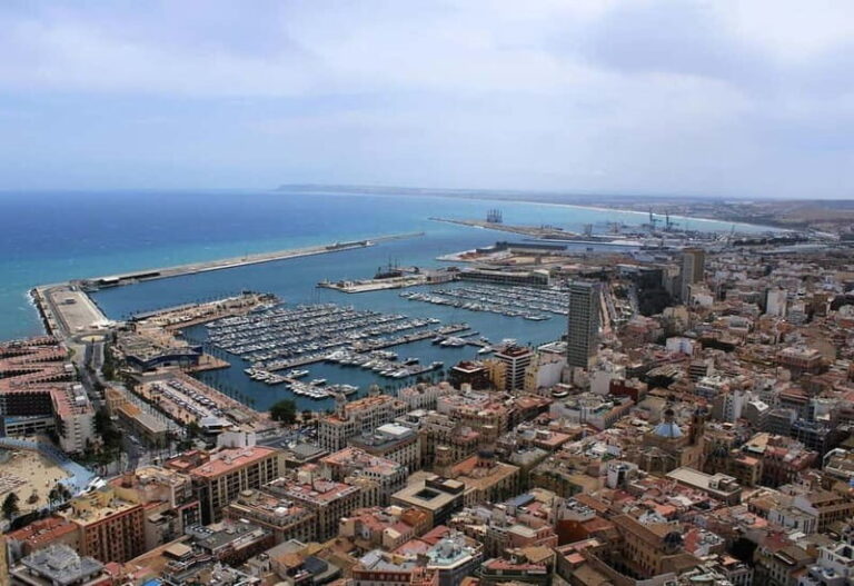 From Valencia: Pink lagoon and Alicante, colors, sea and sunshine. - What Makes This Tour Stand Out?