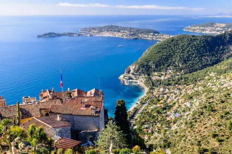 From Villefranche-Sur-Mer: the Côte d'Azur and the Formula 1 circuit - The Itinerary in Detail