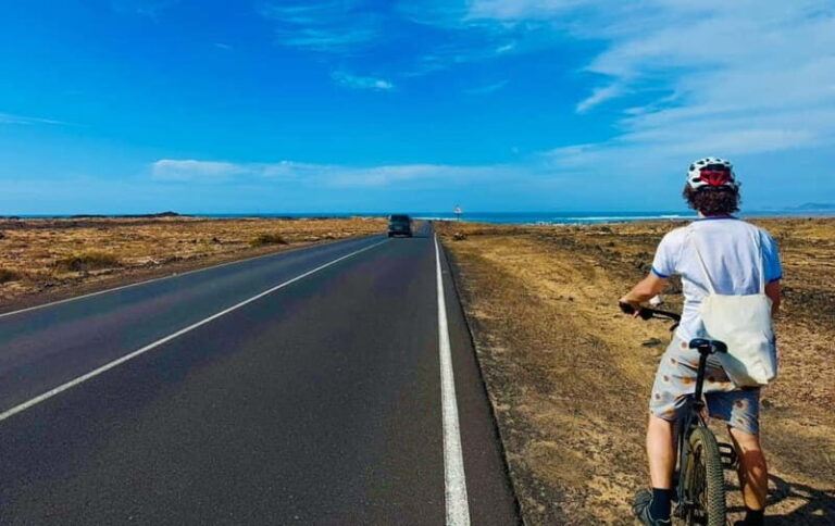Fuerteventura: Corralejo Town & Sand Dunes Guided Bike Tour - Exploring Corralejo on Two Wheels: What to Expect