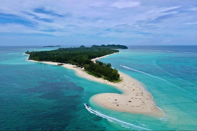 Full Day Tour in Mantanani - Exploring the Full Day Tour in Mantanani