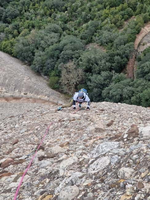 Gorros de Montserrat: climb and enjoy the magical mountain from its peaks. - What to Expect During Your Climb