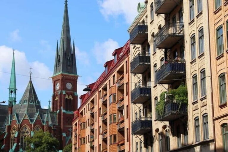 Gothenburg : Must-See Attractions Walking Tour - The Guide Experience: What You Need to Know