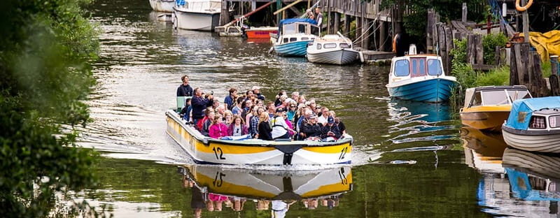 Gothenburg: Paddan Sightseeing Cruise on the River Säveån - The Guide’s Role and the Tour Atmosphere