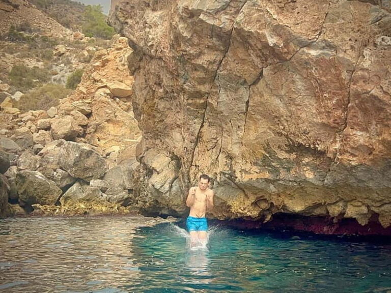 Granada: Deep Water Soloing in Calahonda Pier - Who is this experience for?