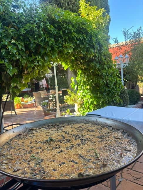 Granada: Dinner with Paella on a Terrace in the Albayzín and Live Flamenco - Who Should Consider This Experience?