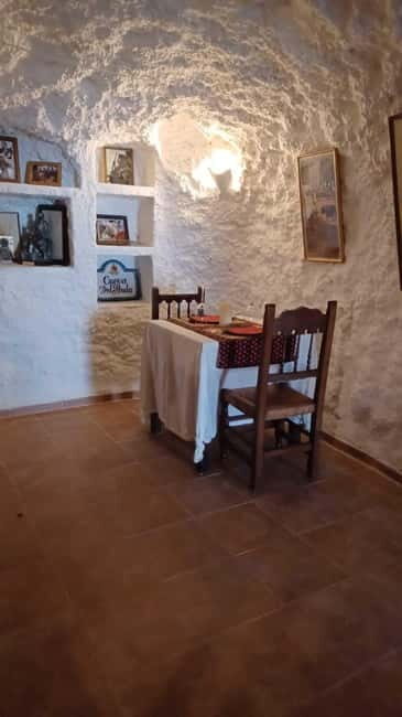 Granada: Flamenco Show Los Parrones in the Sacromonte Caves - Is This Tour Right for You?