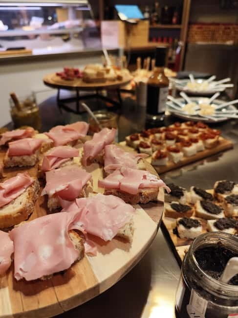 Great red wines: guided tasting and interactive game in Bologna - What to Expect from the Bologna Red Wine Tasting Tour