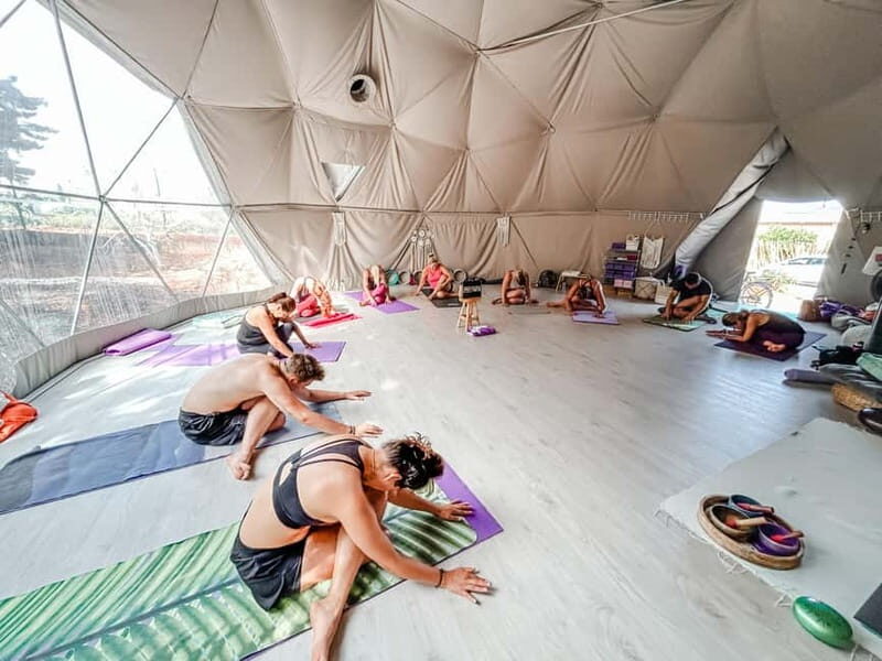Guia: Albufeira Dome Vinyasa Yoga Classes with Lulushanti - What the Class Entails: A Closer Look