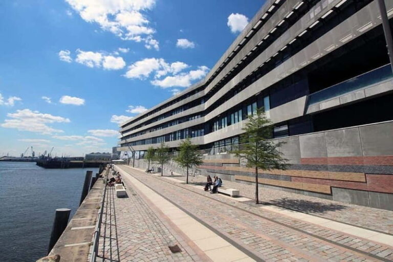 Guided tour of Hamburg - The practical side: what you get and what you dont