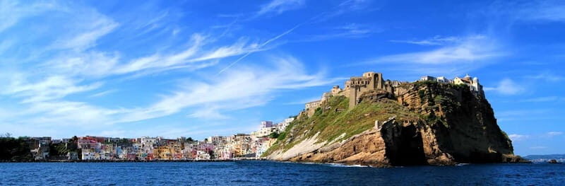Guided tour of Procida departing from Ischia HD - The Highlights in Detail