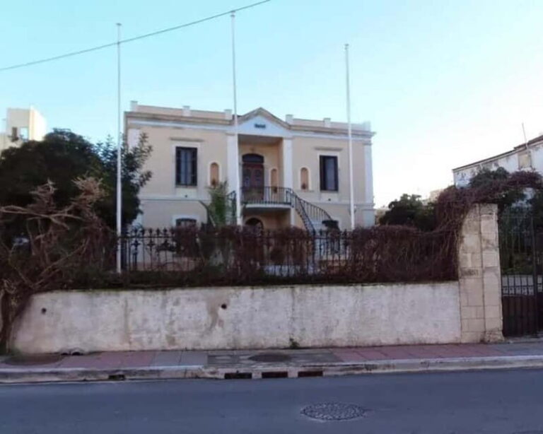 Halepa and Tabakaria Private Walking Tour - Architectural Highlights and Notable Buildings