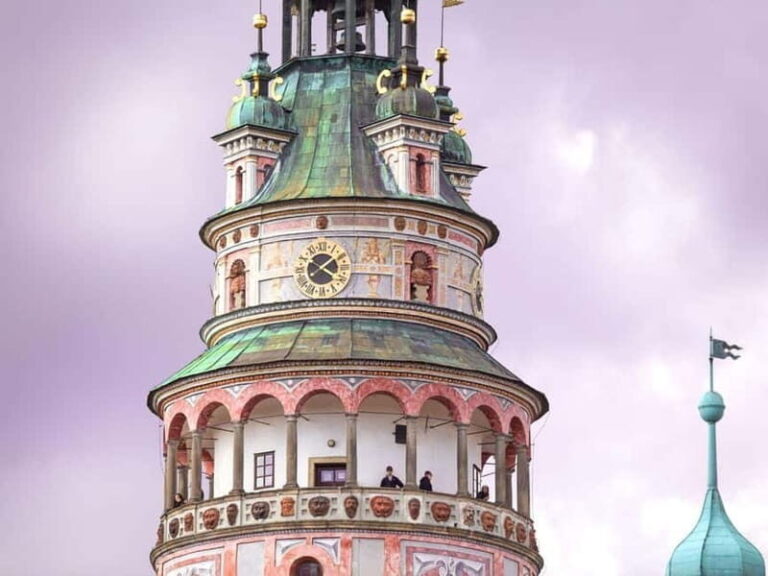 Hallstatt: Transfer to Prague via Cesky Krumlov with Tour - The Experience in Detail