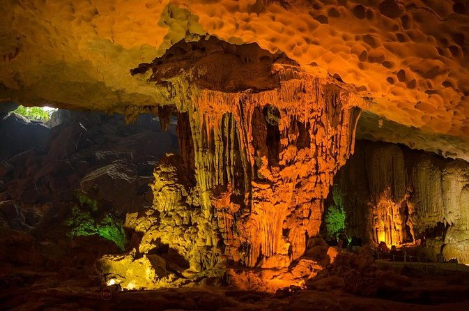 Halong bay Deluxe Cruise 2D/1N: Kayaking, swimming, Titop island & surprise cave - Introducing the Halong Bay Deluxe Cruise 2D/1N Experience