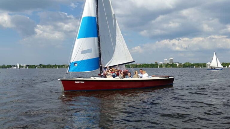 Hamburg: 1.5-Hour Sailing Sightseeing Tour on Aussenalster - Itinerary Breakdown
