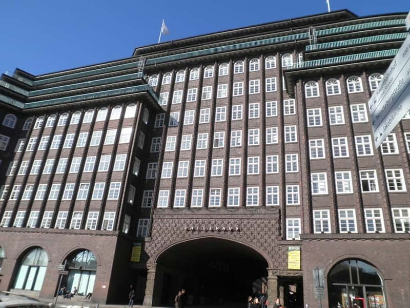 Hamburg: Exclusive Tour by Limousine with Chauffeur - Who Should Consider This Tour?