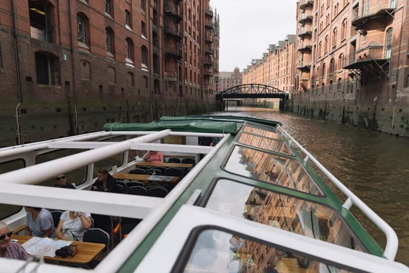 Hamburg: Grand harbor tour, 1 hour - The Itinerary in Detail