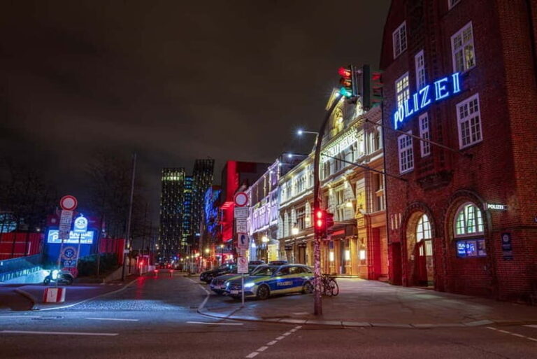 Hamburg: Pamela unpacks! - Kieztour with a drag queen - The Itinerary Breakdown: What to Expect