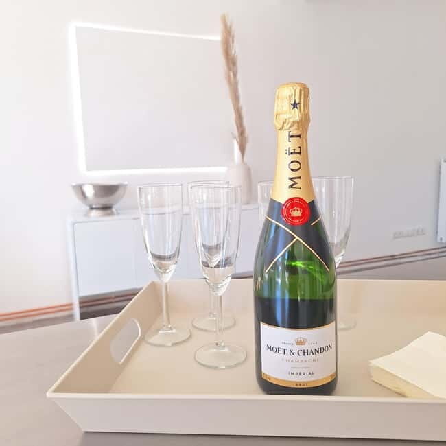 Hamburg: Soap art workshop with champagne - The Practicalities: What You Need to Know