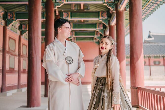 Hanbok Photoshoot and History Tour at Gyeongbokgung Palace - Starting Point and Hanbok Fitting