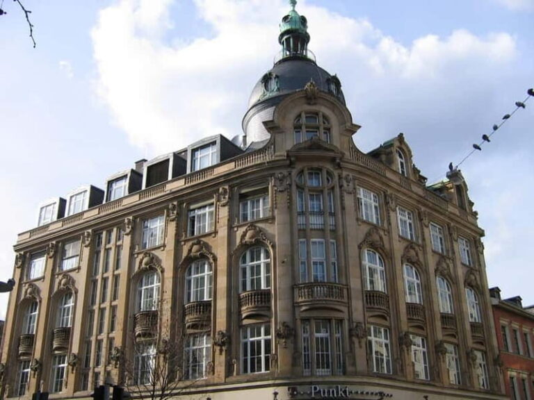 Heiße Quellen: Wiesbaden - Von den Römern bis heute - The Spa Landmarks & Landmark Buildings