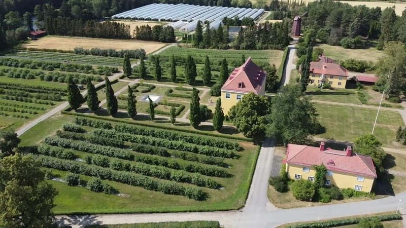 Helsinki: Private Visit to Finnish Berry Winery with Tasting - An In-Depth Look at the Finnish Berry Winery Tour