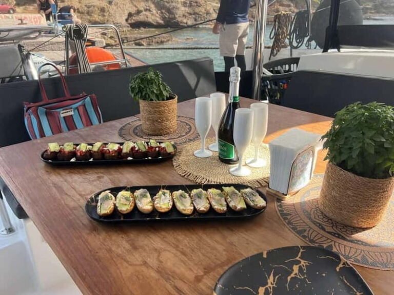 Heraklion: Dia Sunset Catamaran Cruise with Prosecco&Snacks - The Itinerary in Detail