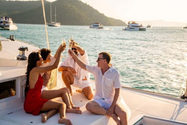 Heraklion Luxury Catamaran to Dia Chef Dinner, Bar & Sunset - Detailed Breakdown of the Itinerary