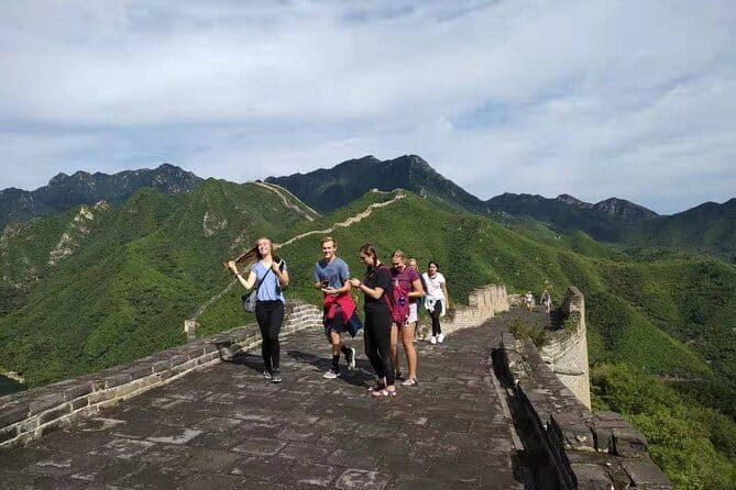 Hiking Tour Jiankou to Mutainyu with English Driver Service - Key Points