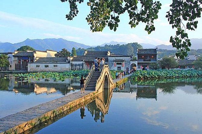 Hongcun Ancient Village Half-Day Private Tour from Huangshan - Exploring Hongcun Ancient Village: A Practical Review of the Half-Day Private Tour from Huangshan