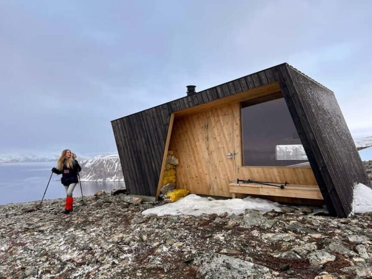 Honningsvåg: Hiking Tour. Arctic Ocean Views from Mountains - Who Should Consider This Tour?