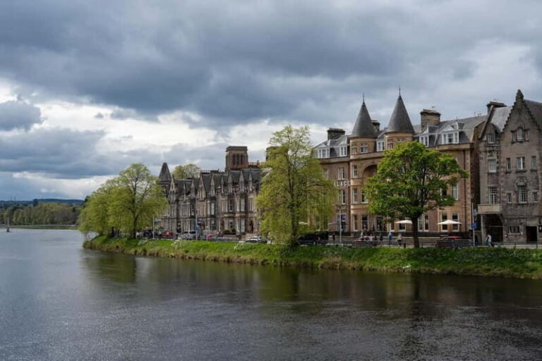 Inverness: Comedy Walking Tour with Local Comedian - The Itinerary: Walking Through Inverness with a Smile