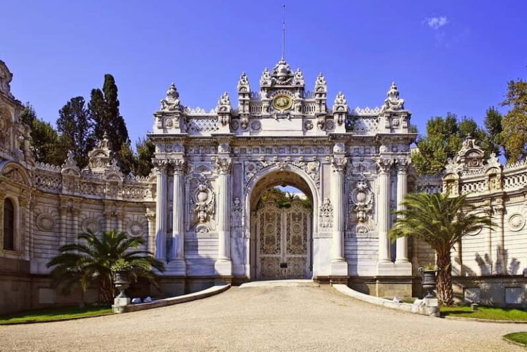 Istanbul: Full-Day Tour with Dolmabahce & Bosphorus Cruise - What Sets This Tour Apart?