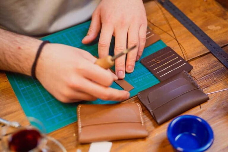 Istanbul: Leather Crafting Workshop with Snacks and Drinks - Who Is This Tour Best For?