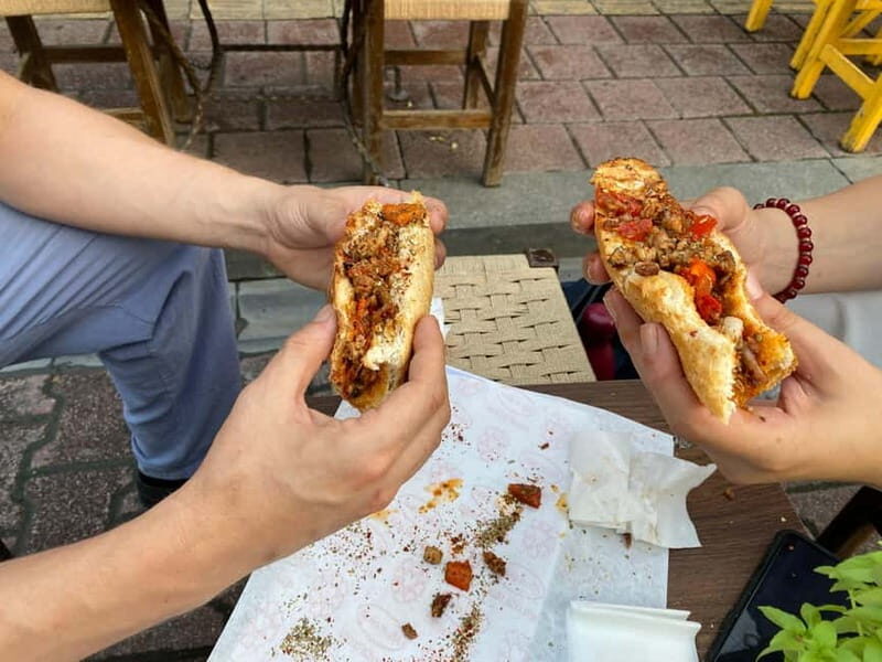 Istanbul: Private Food and City Tour with a Local Host