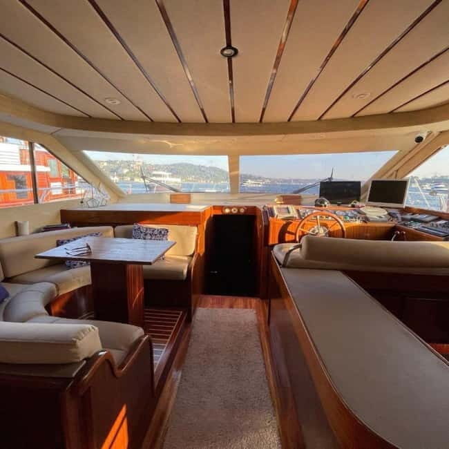 Istanbul : Private Yacht on Bosphorus with Guide and Snacks - Why This Tour Offers Great Value