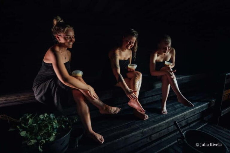 Jyvaskyla: Finnish Smoke Sauna Experience with Jacuzzis - What’s Included & What to Keep in Mind