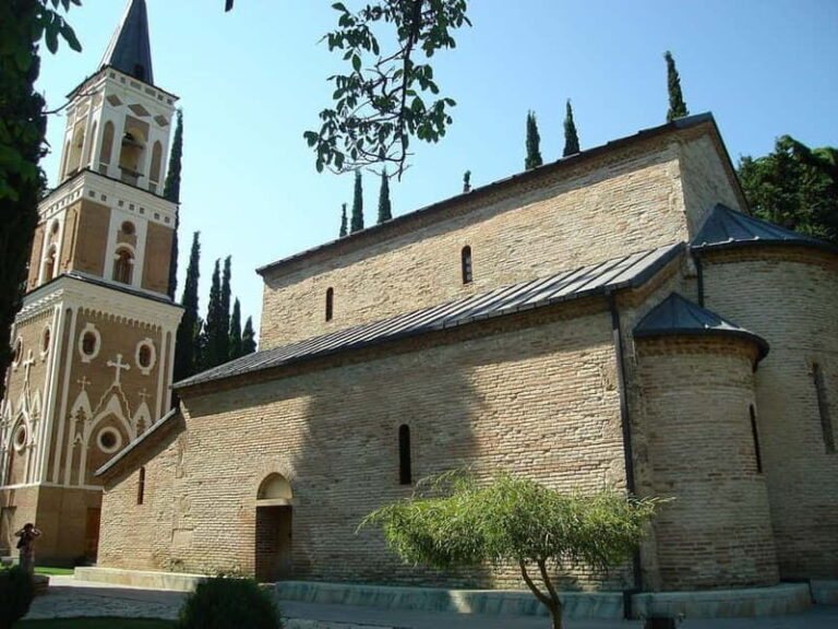 Kakheti: Bodbe, Sighnaghi & Telavi Guided Day Tour - Who This Tour is Perfect For