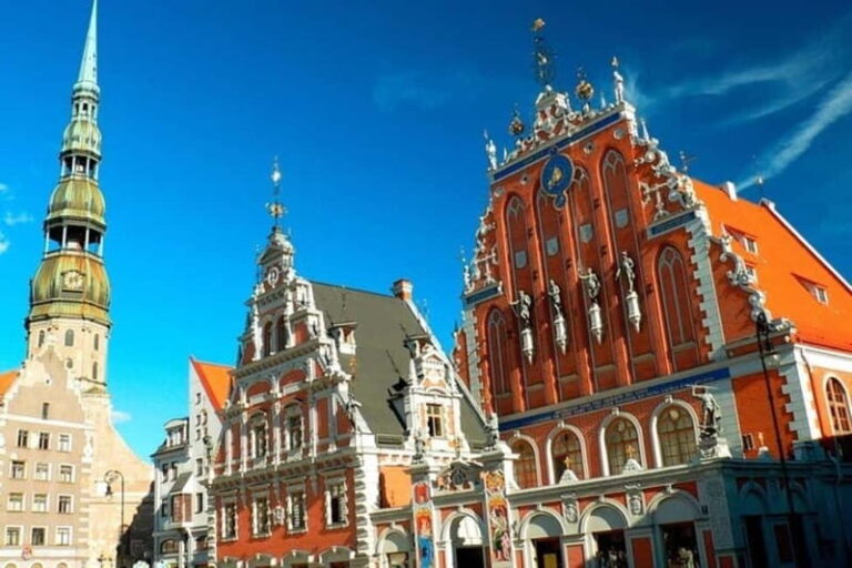 Kaunas : Sightseeing Walking Custom Tour with a Local Guide - What to Expect During the 3-Hour Itinerary