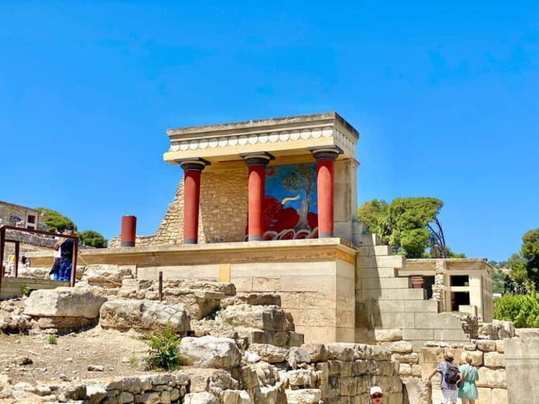 Knossos: Private Tour with a Licensed Guide & Entry Ticket - The Experience of Visiting Knossos with a Private Guide