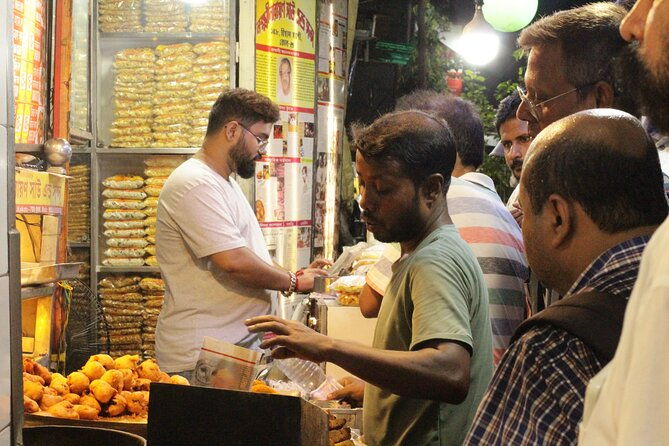 Kolkata Midtown Madness- A Street Food & Nightlife Tour - Exploring Kolkata with Midtown Madness: A Street Food & Nightlife Experience