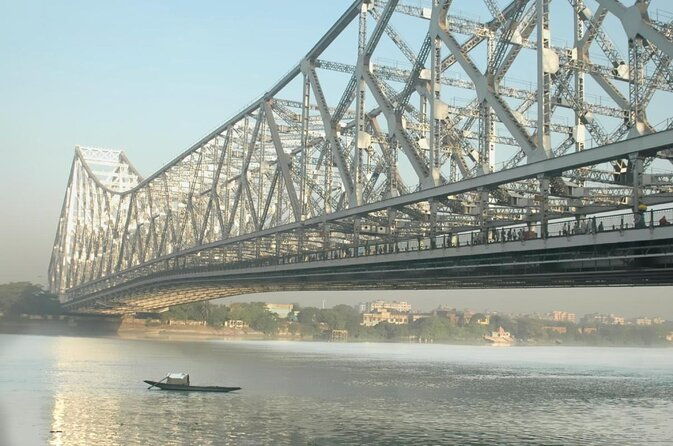 Kolkata tour in private car with guide & lunch for immersive cultural experience - Key Points