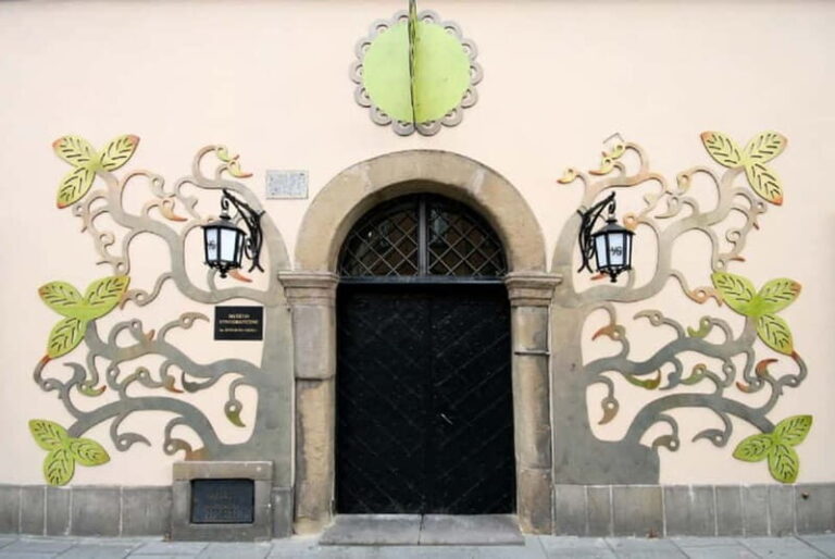 Krakow: Entry Ticket to the Ethnographic Museum - A Closer Look at the Experience