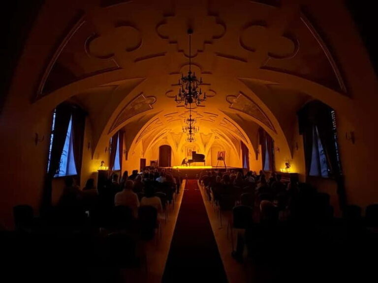 Krakow: Grand Piano Trio Chopin & Friends Concert - The Performers: Young Polish Talent