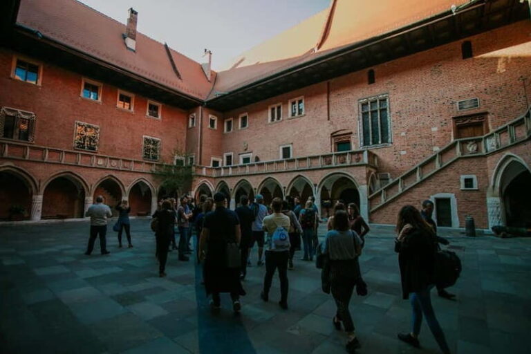 Krakow highlights: Old Town and Wawel Castle Walking Tour - Who Will Love This Tour?